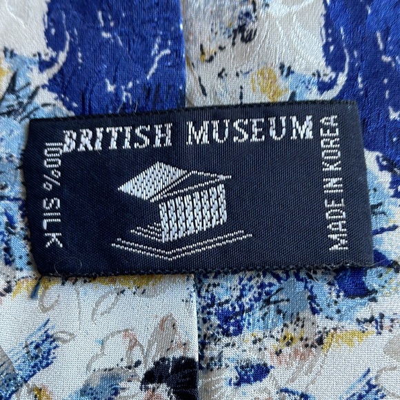 British Museum 100% Silk necktie tie, Egyptian design, nice long 58” x 3.75” - Picture 6 of 9
